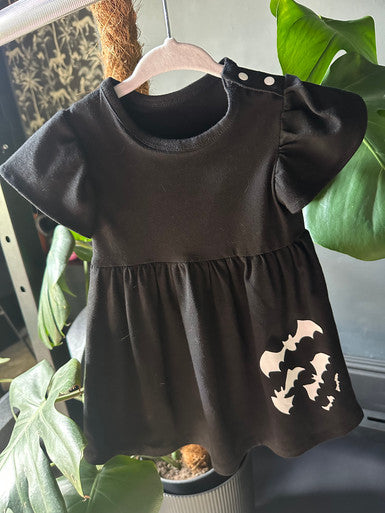 Bats dress black